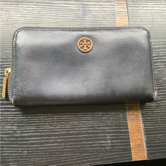 Tory Burch Handbags - ❌sold❌Tory Burch Black Leather Wallet with Gold Accents